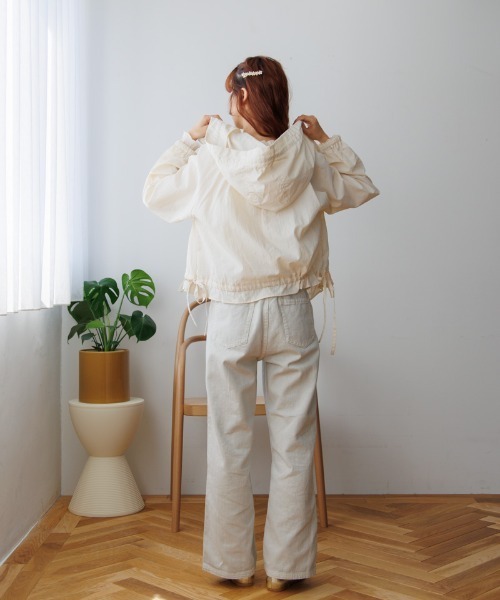 flower（フラワー）の「ライトリーフリルフーディー（ナイロンジャケット・レディース・ブルー/アイボリー・FREE）」の18枚目の写真