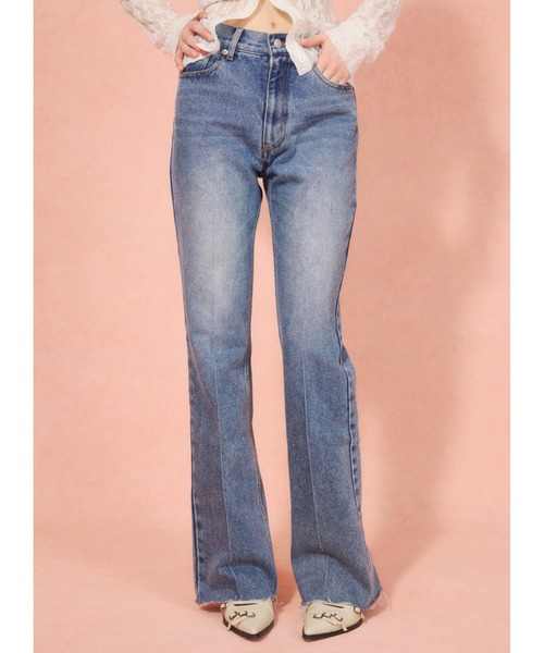 SLY W SEMI FLARE PT-BE フレアデニム SLY（スライ）の「【WEB限定】J/W SEMI FLARE PT ジャスト