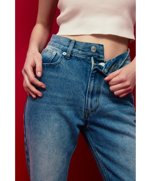 SLY(スライ)の「【WEB限定】J/W SEMI FLARE PT ジャストウエスト セミフレア デニムパンツ(デニムパンツ・レディース・ブルー/ライトブルー・0/1/2)」の18枚目の写真