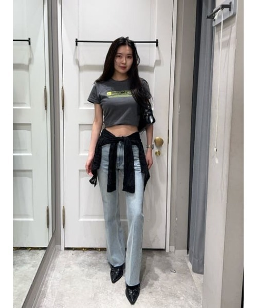 SLY(スライ)の「【WEB限定】J/W SEMI FLARE PT ジャストウエスト セミフレア デニムパンツ(デニムパンツ・レディース・ブルー/ライトブルー・0/1/2)」の3枚目の写真