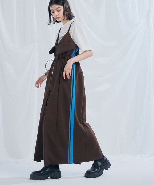 ELLEgirl（エルガール）の「トラックジャージキャミワンピース【ELLEgirl/エルガール】（ワンピース・レディース・ネイビー/ダークブラウン/ブラック・FREE）」の2枚目の写真