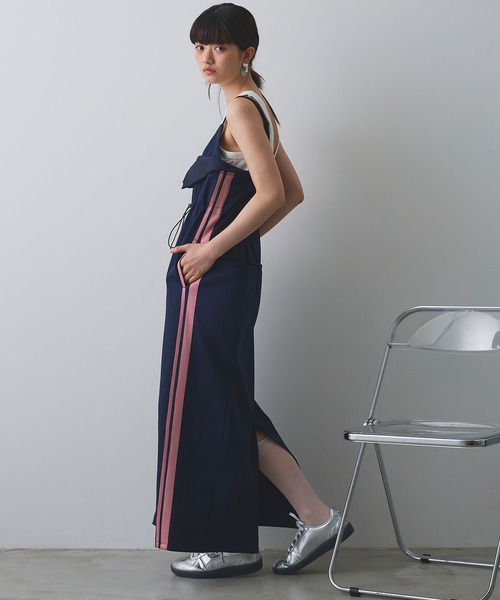 ELLEgirl（エルガール）の「トラックジャージキャミワンピース【ELLEgirl/エルガール】（ワンピース・レディース・ネイビー/ダークブラウン/ブラック・FREE）」の3枚目の写真