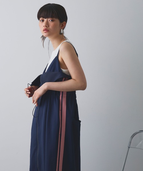 ELLEgirl（エルガール）の「トラックジャージキャミワンピース【ELLEgirl/エルガール】（ワンピース・レディース・ネイビー/ダークブラウン/ブラック・FREE）」の18枚目の写真