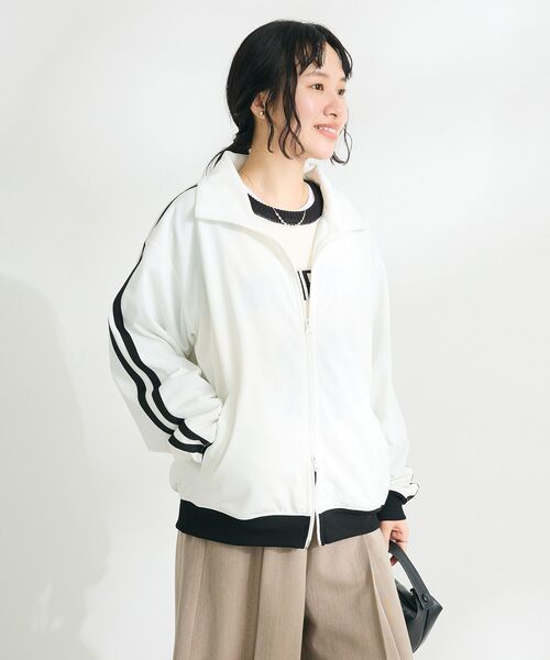 CRAFT STANDARD BOUTIQUE（クラフトスタンダードブティック）の「【DRY-MIX】吸水速乾/UVケア/抗ピル トラックジャケット（ブルゾン・レディース・グレイッシュベージュ/オフホワイト/ブラック・S/M/L）」の6枚目の写真