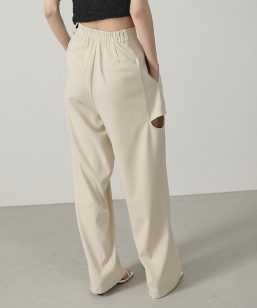 AIC.（エーアイシー）の「カットアウトスラックスパンツ