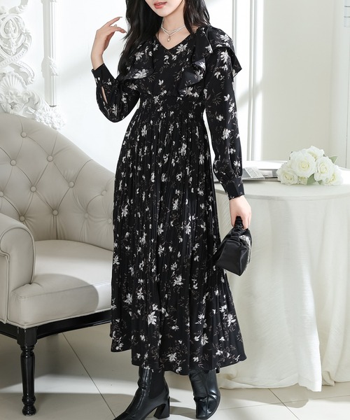 Lace Ladies(レースレディース)の「フラワー プリント 肩フリル 消しプリーツ ロング ワンピース(ワンピース・レディース・ブラック/ベージュ/ラベンダー・FREE/S)」の11枚目の写真
