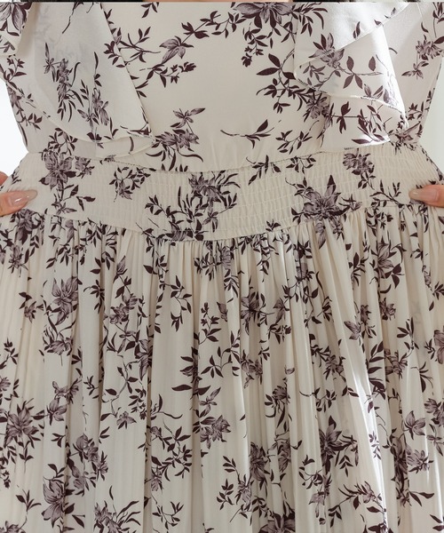 Lace Ladies(レースレディース)の「フラワー プリント 肩フリル 消しプリーツ ロング ワンピース(ワンピース・レディース・ブラック/ベージュ/ラベンダー・FREE/S)」の20枚目の写真