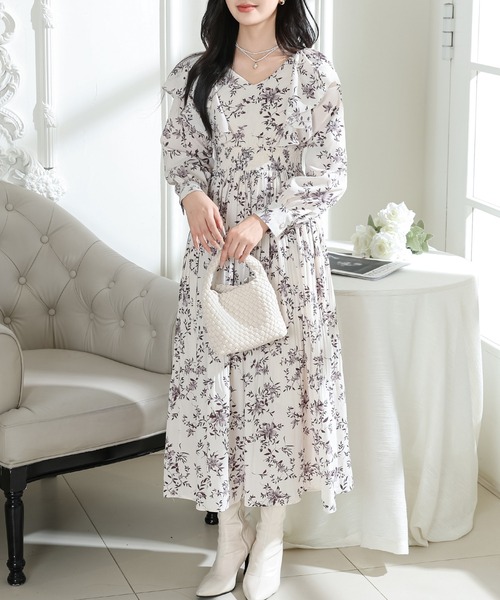 Lace Ladies(レースレディース)の「フラワー プリント 肩フリル 消しプリーツ ロング ワンピース(ワンピース・レディース・ブラック/ベージュ/ラベンダー・FREE/S)」の6枚目の写真