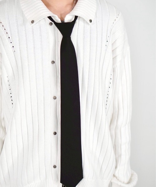 Chikashitsu +(チカシツプラス)の「【Chikashitsu +】rivet zip up knit(ニット/セーター・メンズ・ブラック/ホワイト・ONE SIZE)」の8枚目の写真