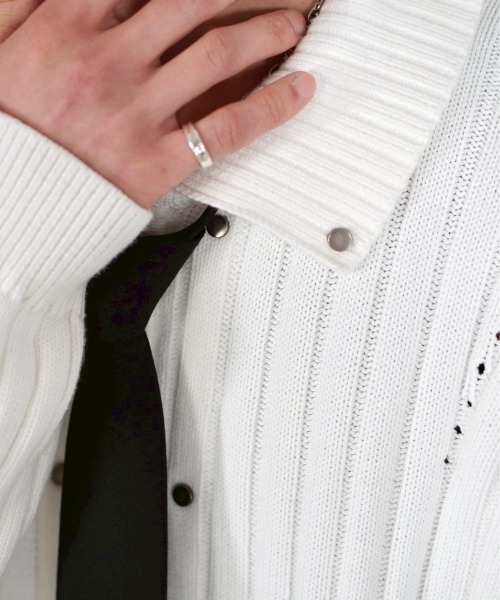 Chikashitsu +(チカシツプラス)の「【Chikashitsu +】rivet zip up knit(ニット/セーター・メンズ・ブラック/ホワイト・ONE SIZE)」の9枚目の写真