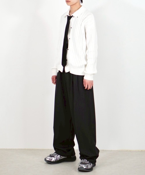 Chikashitsu +(チカシツプラス)の「【Chikashitsu +】rivet zip up knit(ニット/セーター・メンズ・ブラック/ホワイト・ONE SIZE)」の6枚目の写真