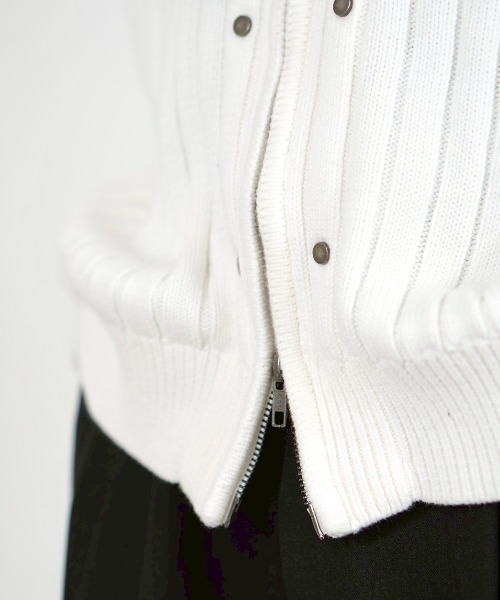 Chikashitsu +(チカシツプラス)の「【Chikashitsu +】rivet zip up knit(ニット/セーター・メンズ・ブラック/ホワイト・ONE SIZE)」の10枚目の写真