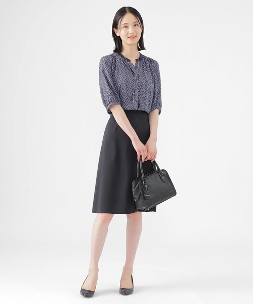 TRANS WORK(トランスワーク)の「【L】【ウォッシャブル】ラインキューブプリントコンビブラウス(シャツ/ブラウス・レディース・ホワイト系その他/ピンク系その他2/ネイビー・46/44)」の4枚目の写真