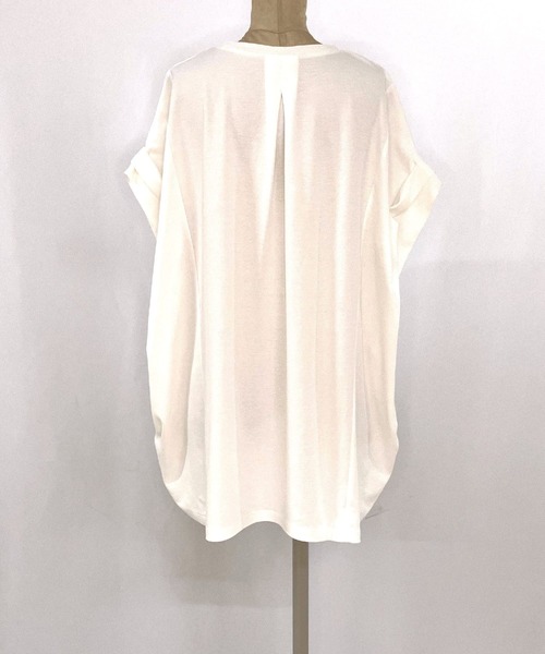 Q(キュー)の「ウエストギャザーデザインプルオーバー(Tシャツ/カットソー・レディース・アイボリー/ブラック・MEDIUM)」の8枚目の写真