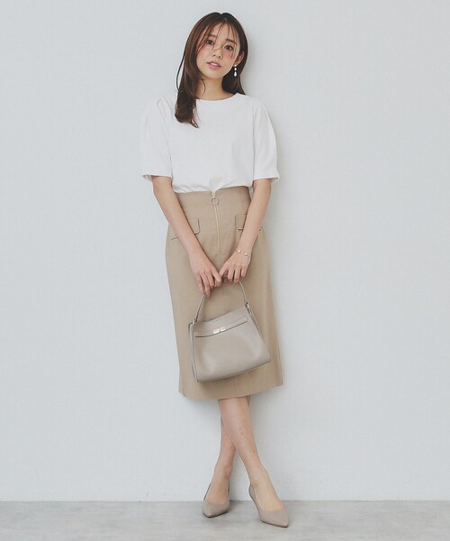 index（インデックス）の「《10色展開/XS-LLサイズ》コットンスムースタックスリーブトップス【UV/接触冷感/洗濯機洗い可】（Tシャツ/カットソー・レディース・サックスブルー/ブラック系7/ブラウン系その他5/オフホワイト/ナチュラル/ホワイト系5/ライトイエロー系/ネイビー/チャコール/ピンク系1・34/36/38/40/42）」の17枚目の写真