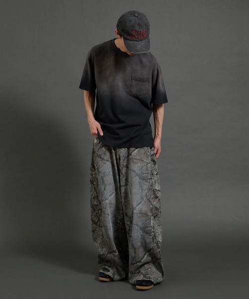 Perushu(ペルーシュ)の「ヴィンテージライクフェードポケットTシャツ(Tシャツ/カットソー・メンズ・ダークグレー/ボルドー/ブラウン/ブラック・MEDIUM/LARGE)」の15枚目の写真