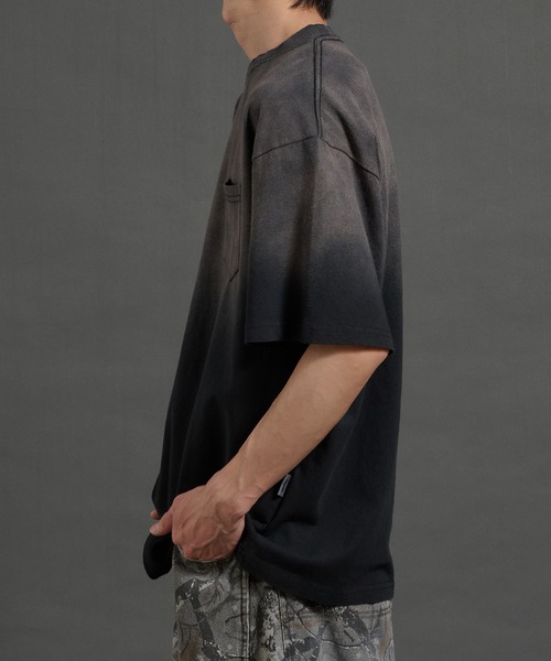 Perushu(ペルーシュ)の「ヴィンテージライクフェードポケットTシャツ(Tシャツ/カットソー・メンズ・ダークグレー/ボルドー/ブラウン/ブラック・MEDIUM/LARGE)」の8枚目の写真