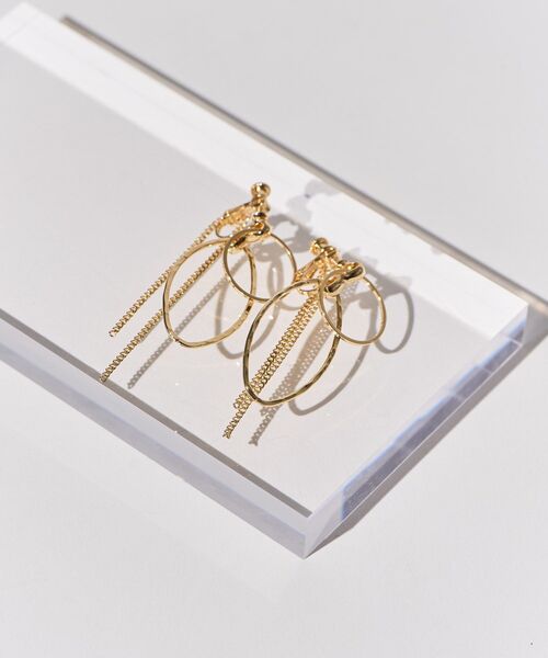 AMERICAN HOLIC（アメリカンホリック）の「ダブルリングチェーンイヤリング（イヤリング・レディース・ゴールド/シルバー・FREE）」の2枚目の写真