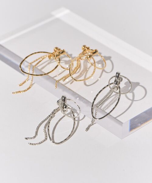 AMERICAN HOLIC（アメリカンホリック）の「ダブルリングチェーンイヤリング（イヤリング・レディース・ゴールド/シルバー・FREE）」の3枚目の写真
