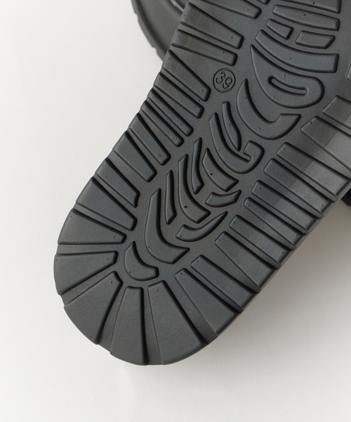 Chick（チック）の「Thick-soled leather sandals / 厚底サンダル（サンダル・レディース・ブラック/ブルー・24.5/23.5）」の3枚目の写真