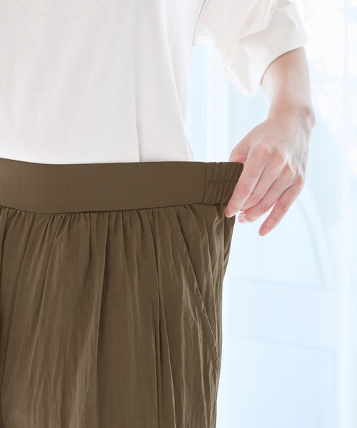 Viola e Viola(ヴィオラエヴィオラ)の「マイナス3kg見え!さらさらイージーフレアパンツ(その他パンツ・レディース・カーキ/ブラック・3L/LL/L/M)」の7枚目の写真