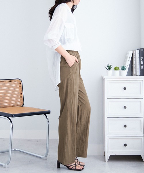 Viola e Viola(ヴィオラエヴィオラ)の「マイナス3kg見え!さらさらイージーフレアパンツ(その他パンツ・レディース・カーキ/ブラック・3L/LL/L/M)」の17枚目の写真