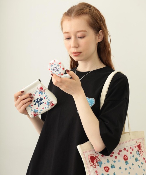 MILKFED.（ミルクフェド）の「FLOWER PATTERN SPRING POUCH（ポーチ・レディース・オフホワイト/ライトピンク/ライトブルー・ONE SIZE）」の4枚目の写真