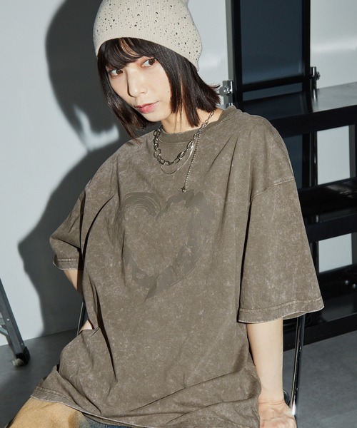 Anchor Smith(アンカー スミス)の「ヴィンテージスノーウォッシュ加工 グラフィック半袖Tシャツ(Tシャツ/カットソー・レディース・ブラック/ブラック系/ダークネイビー/ブラウン/ブラック系1・M/L)」の4枚目の写真