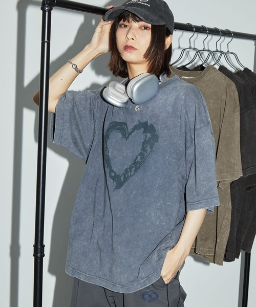 Anchor Smith(アンカー スミス)の「ヴィンテージスノーウォッシュ加工 グラフィック半袖Tシャツ(Tシャツ/カットソー・レディース・ブラック/ブラック系/ダークネイビー/ブラウン/ブラック系1・M/L)」の5枚目の写真