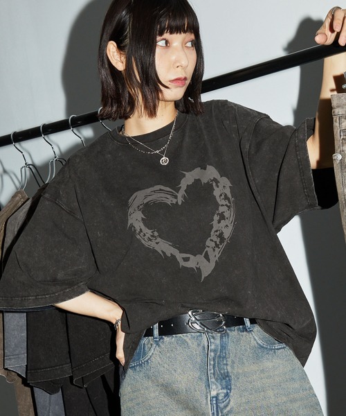 Anchor Smith(アンカー スミス)の「ヴィンテージスノーウォッシュ加工 グラフィック半袖Tシャツ(Tシャツ/カットソー・レディース・ブラック/ブラック系/ダークネイビー/ブラウン/ブラック系1・M/L)」の7枚目の写真