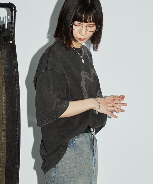 Anchor Smith(アンカー スミス)の「ヴィンテージスノーウォッシュ加工 グラフィック半袖Tシャツ(Tシャツ/カットソー・レディース・ブラック/ブラック系/ダークネイビー/ブラウン/ブラック系1・M/L)」の9枚目の写真