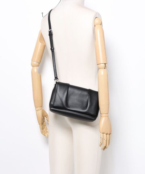 NiiNa（ニーナ）の「【 NiiNa / ニーナ 】【高品質牛革】特殊シワ加工 ワンハンドルスクエアバッグ（ショルダーバッグ・レディース・ブラック/ブラウン/ホワイト・FREE）」の22枚目の写真