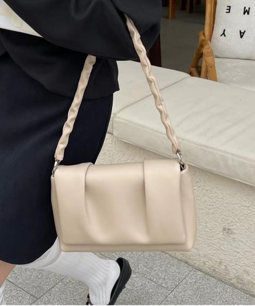 NiiNa（ニーナ）の「【 NiiNa / ニーナ 】【高品質牛革】特殊シワ加工 ワンハンドルスクエアバッグ（ショルダーバッグ・レディース・ブラック/ブラウン/ホワイト・FREE）」の11枚目の写真