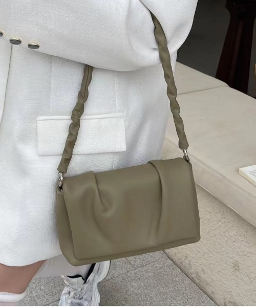 NiiNa（ニーナ）の「【 NiiNa / ニーナ 】【高品質牛革】特殊シワ加工 ワンハンドルスクエアバッグ（ショルダーバッグ・レディース・ブラック/ブラウン/ホワイト・FREE）」の17枚目の写真