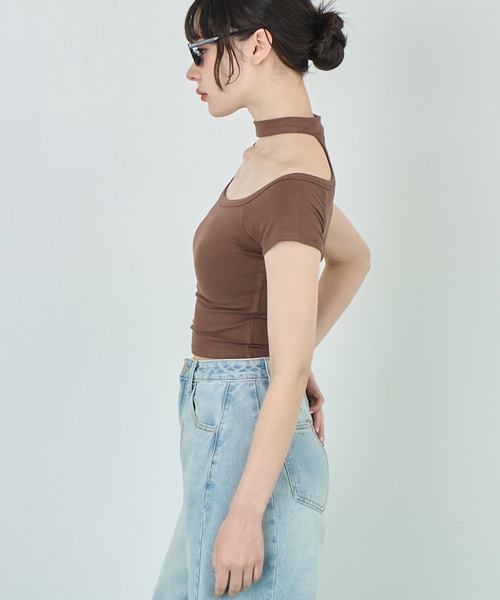 ANAP(アナップ)の「チョーカー風トップス(Tシャツ/カットソー・レディース・ホワイト/ブラウン/ブラック・FREE)」の5枚目の写真