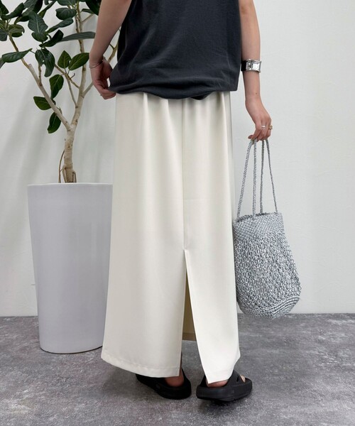 fredy emue（フレディエミュ）の「ミニマルリラックスイージースカート（スカート・レディース・ブラック/アイボリー/ブラウン・38/36）」の19枚目の写真