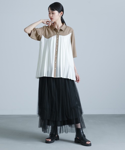 kOhAKU(コハク)の「『カーブ切替プリーツシャツ』(シャツ/ブラウス・レディース・ブラック/オフホワイト・2/1)」の15枚目の写真