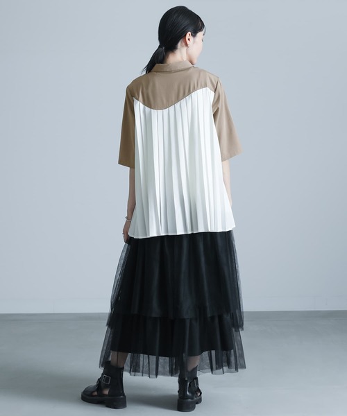 kOhAKU(コハク)の「『カーブ切替プリーツシャツ』(シャツ/ブラウス・レディース・ブラック/オフホワイト・2/1)」の16枚目の写真