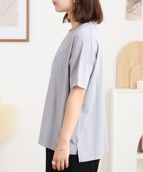 BRODIAEA(ブローディア)の「BRODIAEA ロゴ刺繍半袖Tシャツ(Tシャツ/カットソー・レディース・ライトグリーン/シルバーグレー/ブラック/サーモンピンク・40)」の22枚目の写真