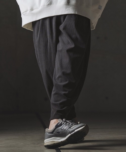 GLIMCLAP（グリムクラップ）の「mp13876-Balloon wide pants-Wide-wale corduroy fabric- バルーンパンツ（その他パンツ・メンズ・チャコール/サンドベージュ/ブラック・S/M/L）」の16枚目の写真