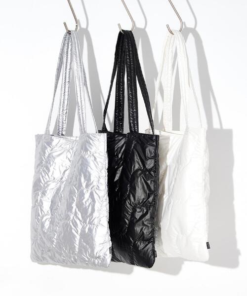 INDIVI（インディヴィ）の「【A4サイズ対応】シャイニーキルトトート（トートバッグ・レディース・ホワイト/シルバー/ブラック・00）」の16枚目の写真