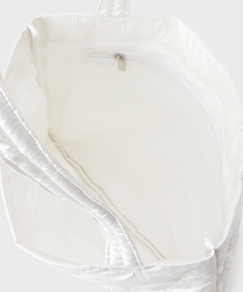 INDIVI（インディヴィ）の「【A4サイズ対応】シャイニーキルトトート（トートバッグ・レディース・ホワイト/シルバー/ブラック・00）」の21枚目の写真