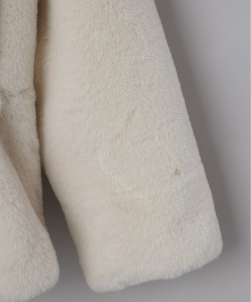 Olu.（オルドット）の「フラッフィーラウンドカラーペプラムファーコート（その他アウター・レディース・チャコールグレー/ベージュ/アイボリー・FREE）」の16枚目の写真