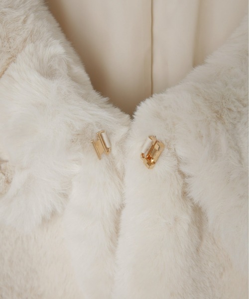 Olu.（オルドット）の「フラッフィーラウンドカラーペプラムファーコート（その他アウター・レディース・チャコールグレー/ベージュ/アイボリー・FREE）」の19枚目の写真