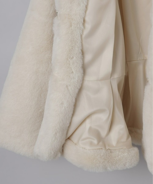 Olu.（オルドット）の「フラッフィーラウンドカラーペプラムファーコート（その他アウター・レディース・チャコールグレー/ベージュ/アイボリー・FREE）」の20枚目の写真