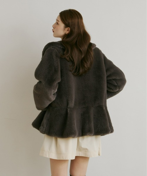セール】フラッフィーラウンドカラーペプラムファーコート（その他
