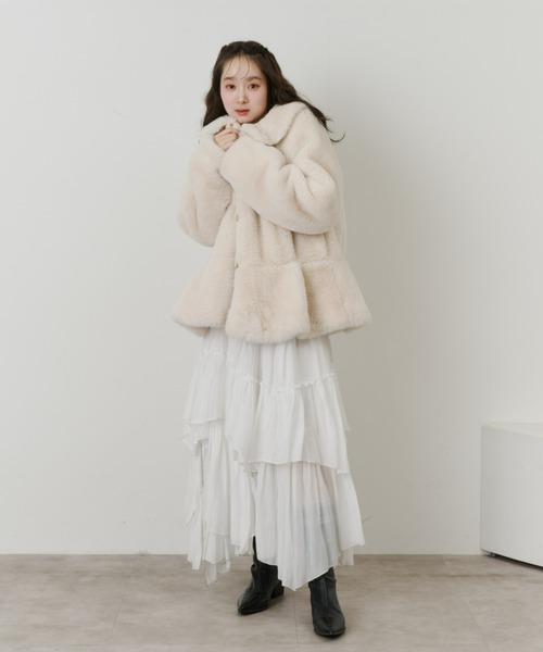 フラッフィーラウンドカラーペプラムファーコート（その他アウター