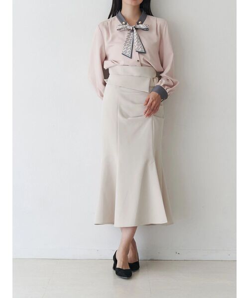 TONAL(トーナル)の「アシメベルトマーメイドスカート(スカート・レディース・ボルドー/ネイビー/ベージュ・SMALL/MEDIUM)」の5枚目の写真