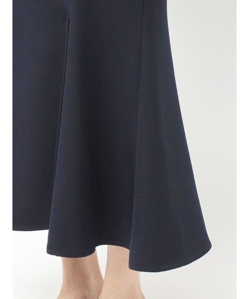 TONAL(トーナル)の「アシメベルトマーメイドスカート(スカート・レディース・ボルドー/ネイビー/ベージュ・SMALL/MEDIUM)」の12枚目の写真