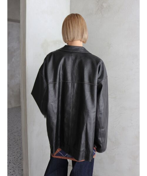 Ungrid（アングリッド）の「ルーズシルエットフェイクレザーブルゾン（ブルゾン・レディース・ブラウン/ブラック・FREE）」の4枚目の写真